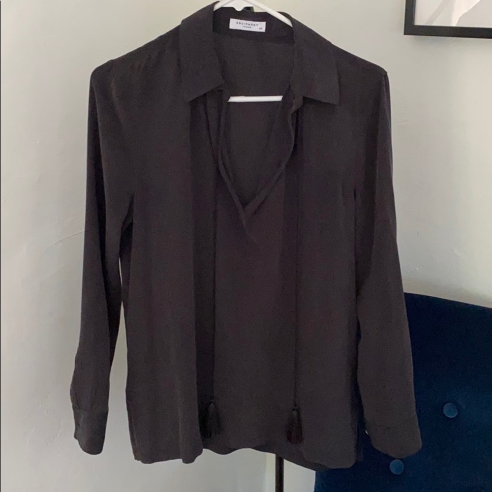 Equipment Silk black top